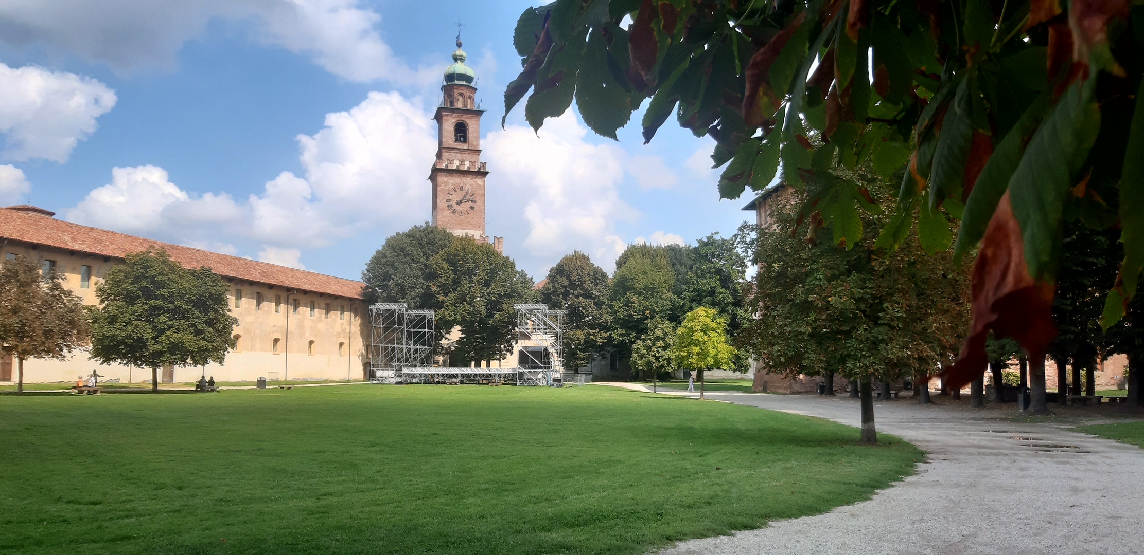 01B_Castello Sforzesco veduta dal cortile interno